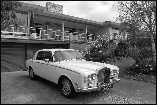 Rolls Royce silver shadow saloon looking quite at home.